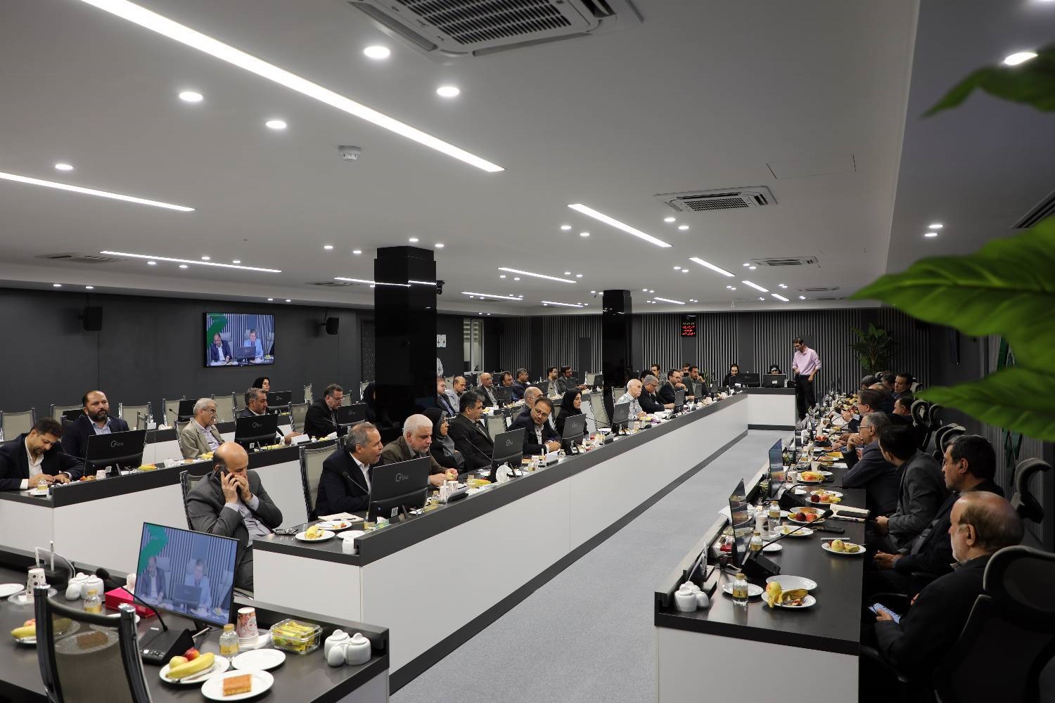 نشست تخصصی مدیران منابع انسانی دستگاه‌های اجرایی در پژوهشكده بیمه برگزار شد